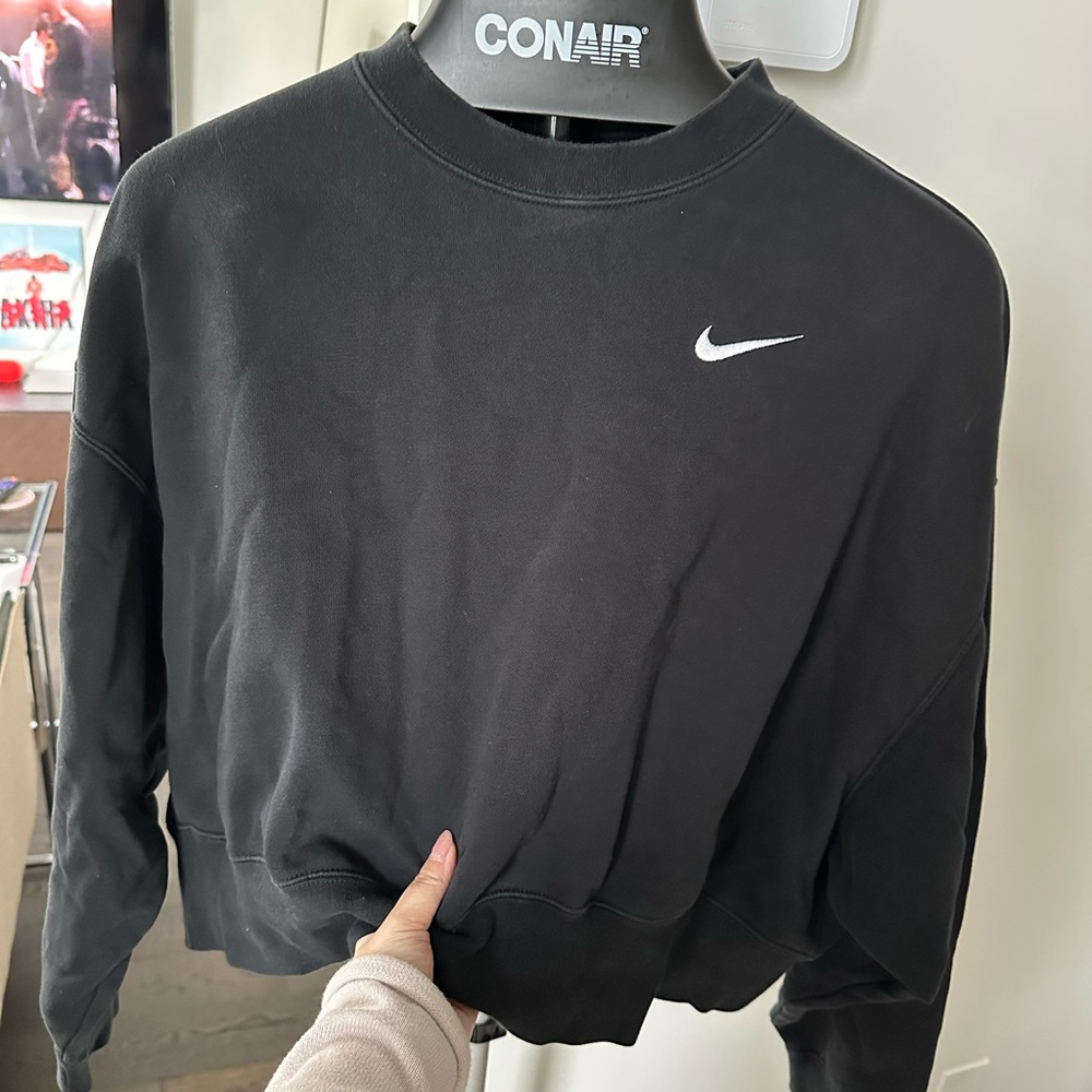 Nike Black Crewneck crop Sweatshirt